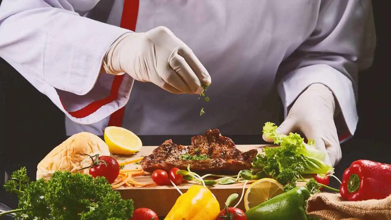 Apa Tugas Cook di Hotel?